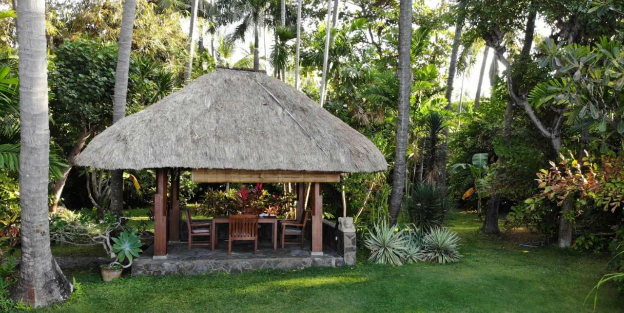 Ciliks Beach Garden Kubutambahan  Екстер'єр фото